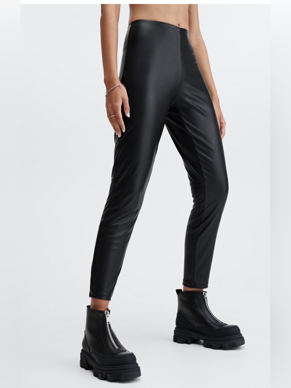 LAST CHANCE 🚨 Fabletics Black High-Waist Vegan Faux-Leather Skinny Leggings